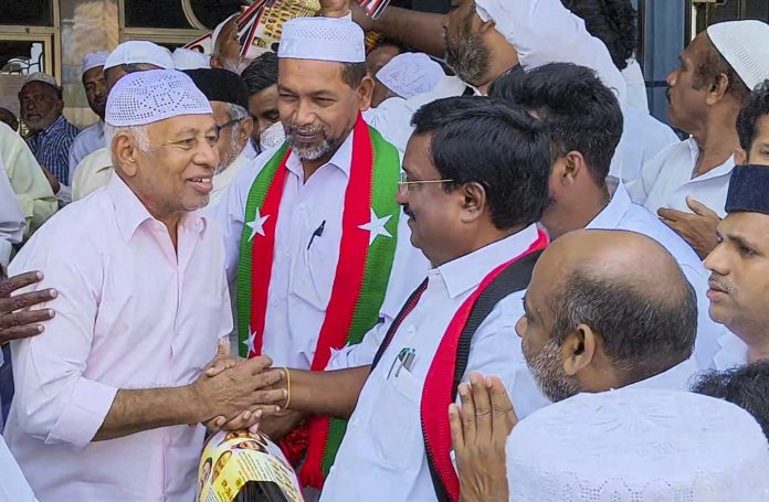 Puducherry polls: DMK candidate R. Siva campaigns in Puducherry