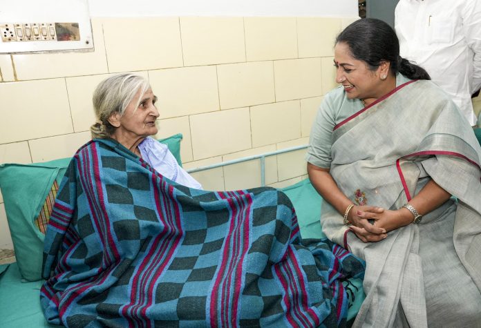 Rekha Gupta visits Apna Ghar Ashram