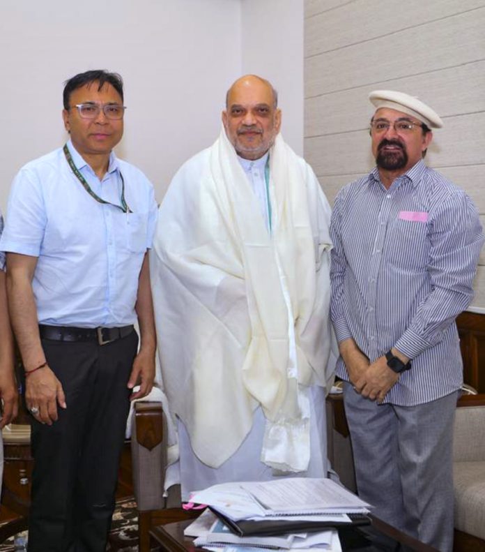 Amit Shah meets Mohd Jaffer Akhoon and Mohmad Haneefa
