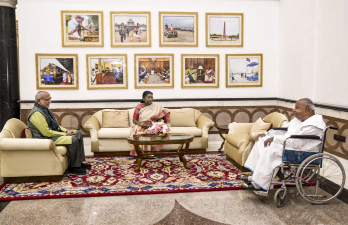 President Murmu meets VP Radhakrishnan and JD (S) supremo HD Deve Gowda